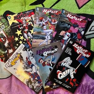 GRAPHIC NOVEL LOT- HARLEY QUINN